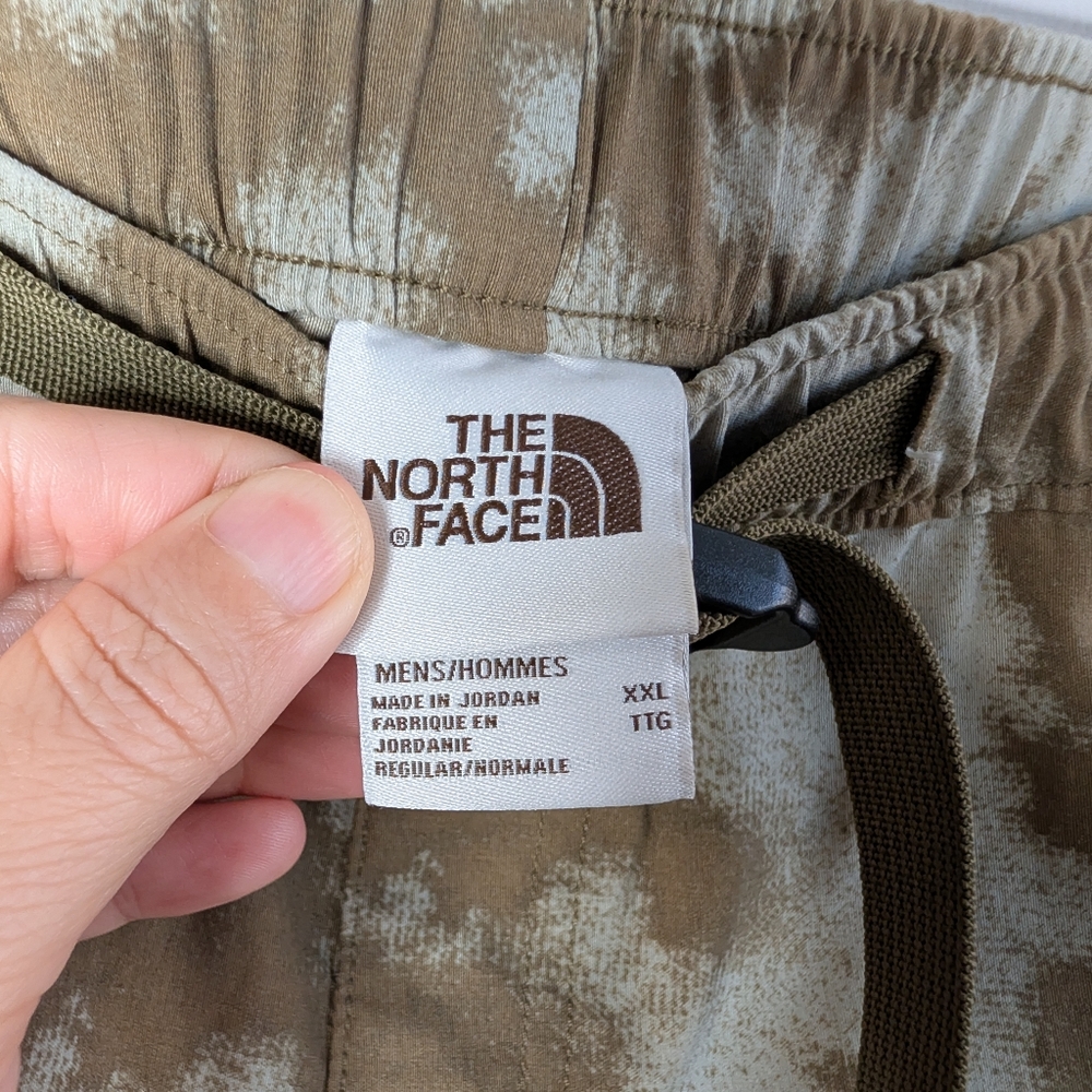 The North Face Men's Belted Nylon Cargo Shorts - Picture 2 of 7